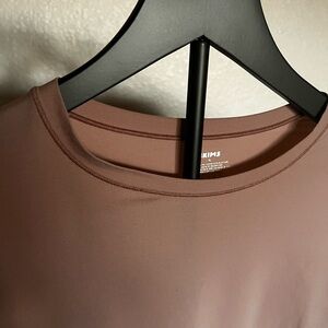 SKIMS FIT EVERYBODY T-SHIRT IN MAUVE SIZE XL GENTLY WORN NO FLAWS RARE